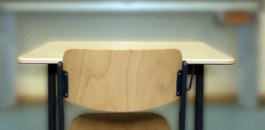 empty desk in class